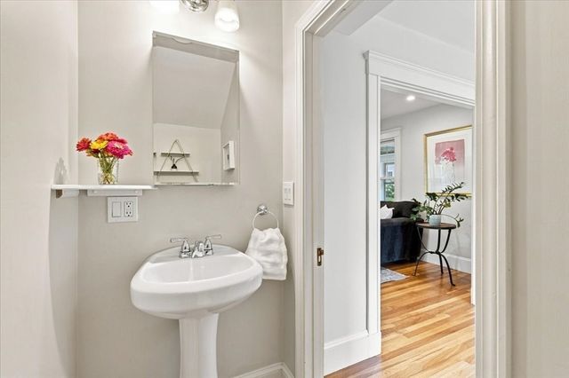 24 Nichols St, Norwood, MA 02062