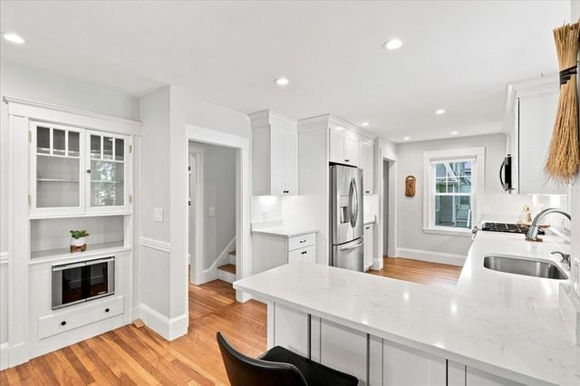 24 Nichols St, Norwood, MA 02062