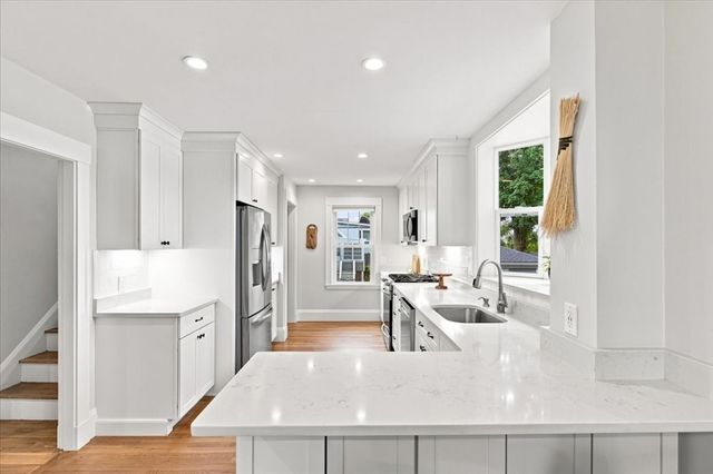 24 Nichols St, Norwood, MA 02062
