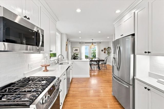 24 Nichols St, Norwood, MA 02062