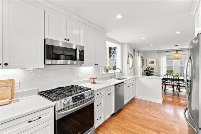 24 Nichols St, Norwood, MA 02062