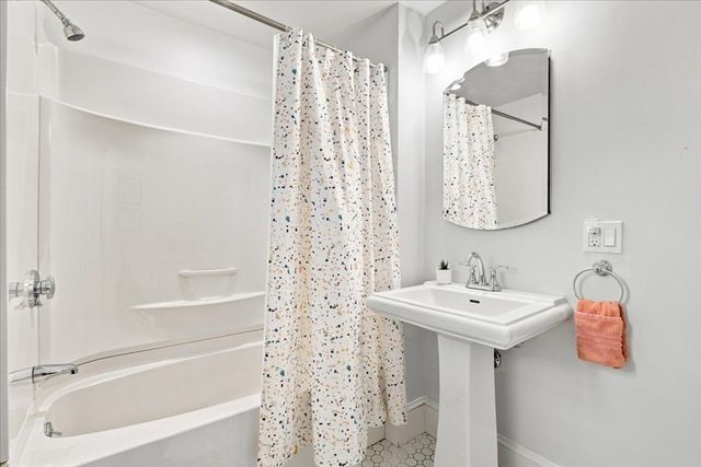 24 Nichols St, Norwood, MA 02062