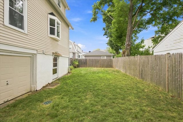 24 Nichols St, Norwood, MA 02062