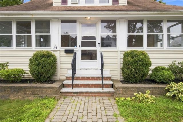 24 Nichols St, Norwood, MA 02062