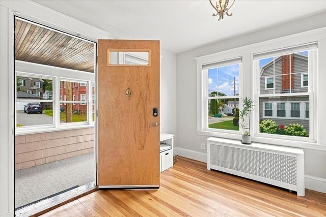 24 Nichols St, Norwood, MA 02062