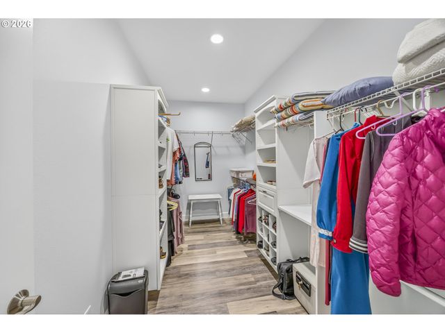 88084 LAKE POINT Dr, Florence, OR 97439