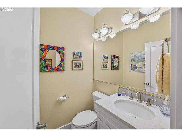 88084 LAKE POINT Dr, Florence, OR 97439