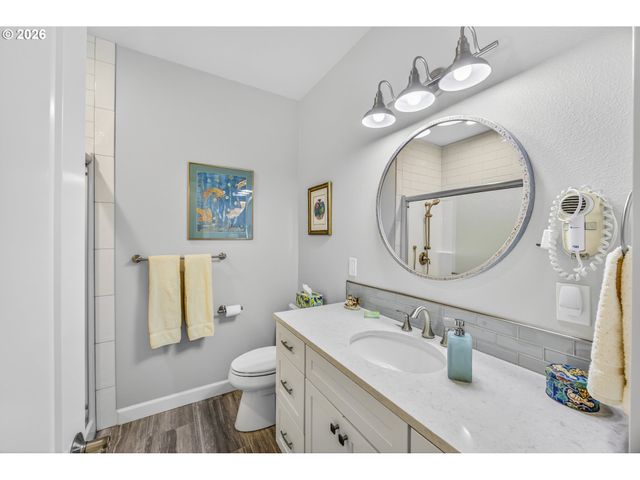 88084 LAKE POINT Dr, Florence, OR 97439