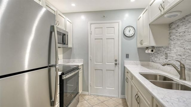 200 THE ESPLANADE N A2, Venice, FL 34285