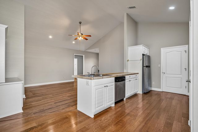 307 Lakeside Road, Hot Springs, AR 71901