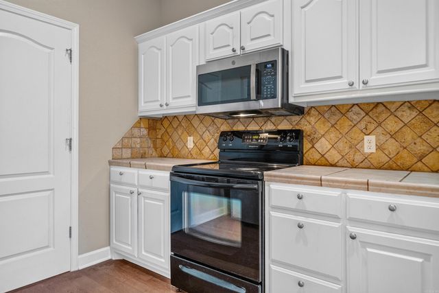 307 Lakeside Road, Hot Springs, AR 71901