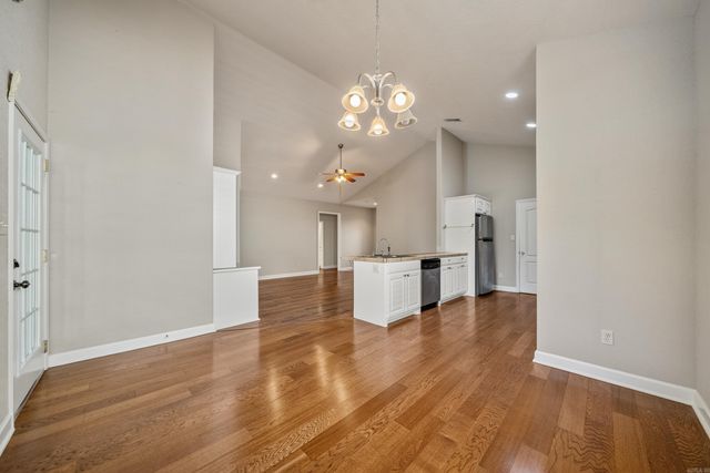 307 Lakeside Road, Hot Springs, AR 71901