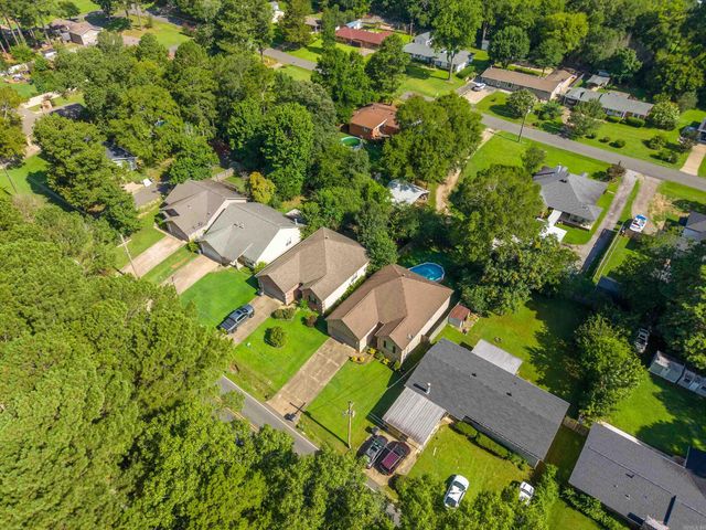 307 Lakeside Road, Hot Springs, AR 71901