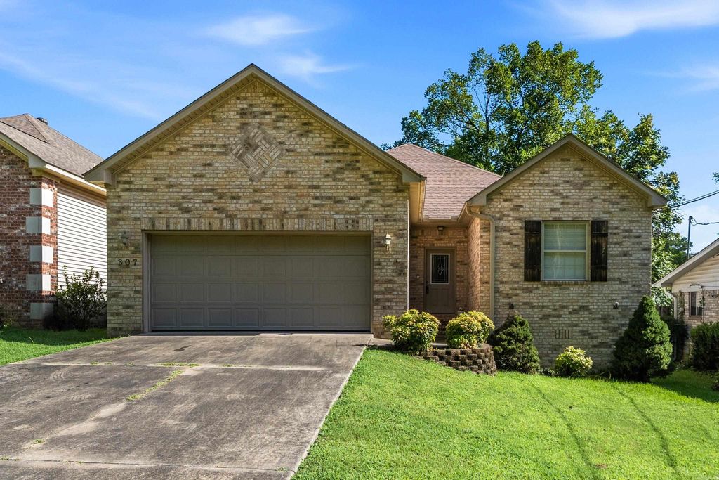 307 Lakeside Road, Hot Springs, AR 71901