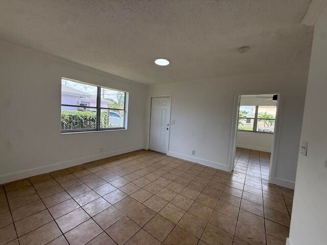 1528 Avenue S, Riviera Beach, FL 33404