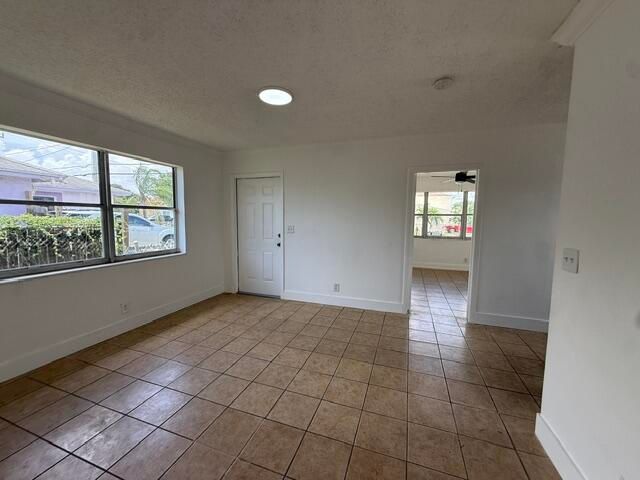 1528 Avenue S, Riviera Beach, FL 33404