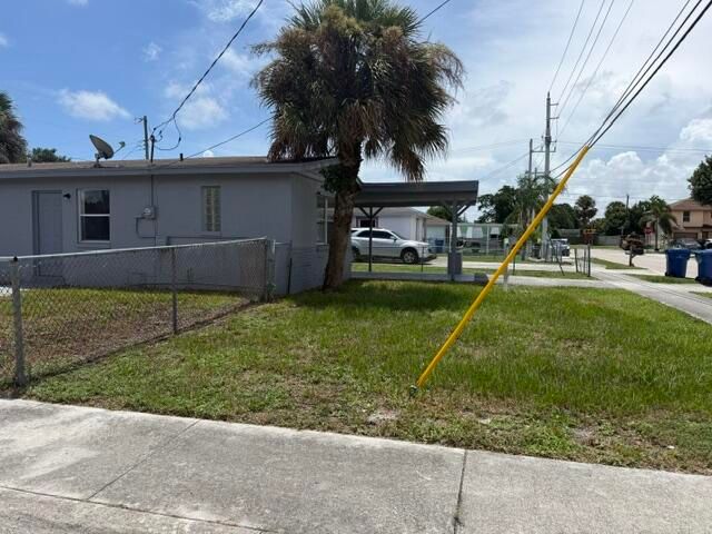 1528 Avenue S, Riviera Beach, FL 33404
