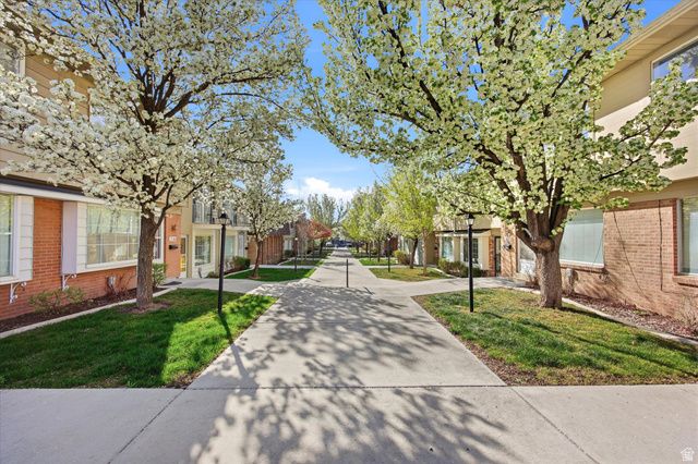 2122 E GEORGETOWN SQ, Millcreek, UT 84109