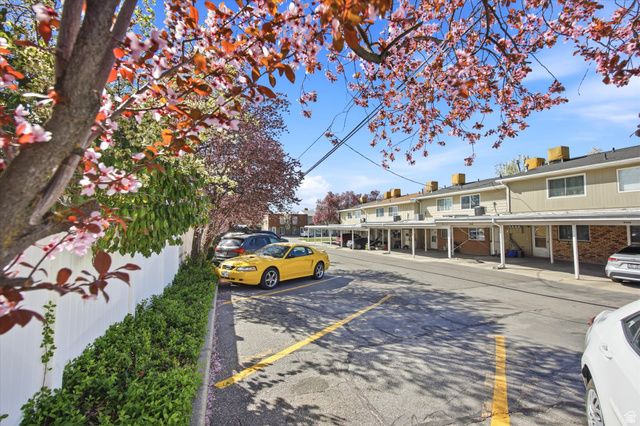 2122 E GEORGETOWN SQ, Millcreek, UT 84109