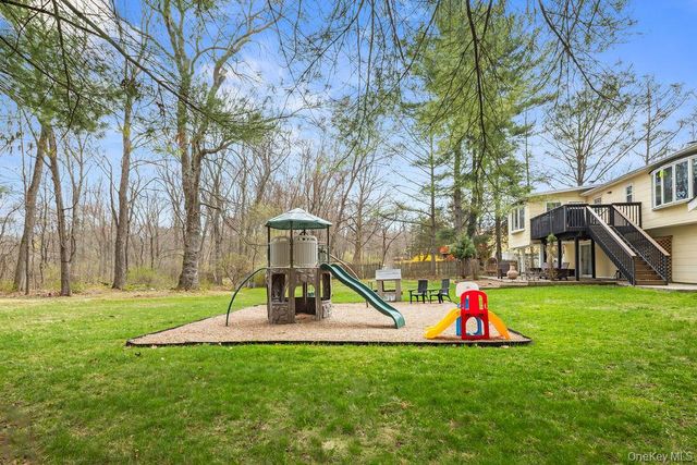 10 Cottage Lane, Suffern, NY 10901