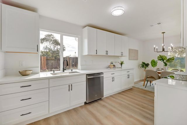 4810 47th St, Sacramento, CA 95820