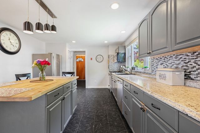 30 Hutchinson St, Winthrop, MA 02152