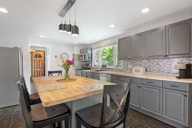 30 Hutchinson St, Winthrop, MA 02152
