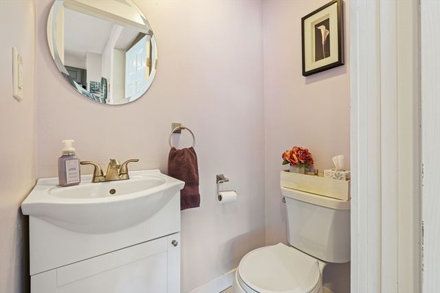 30 Hutchinson St, Winthrop, MA 02152