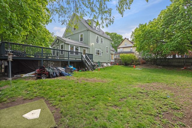 30 Hutchinson St, Winthrop, MA 02152
