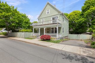 30 Hutchinson St, Winthrop, MA 02152