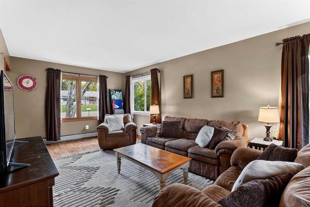 713 Park Avenue, Deforest, WI 53532