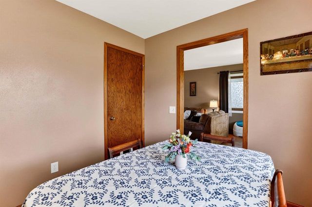 713 Park Avenue, Deforest, WI 53532