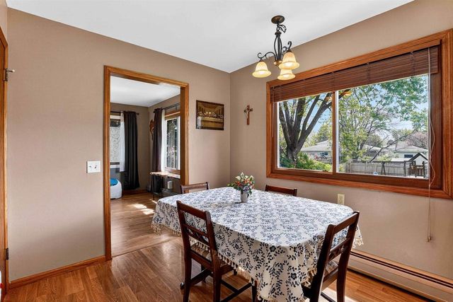 713 Park Avenue, Deforest, WI 53532