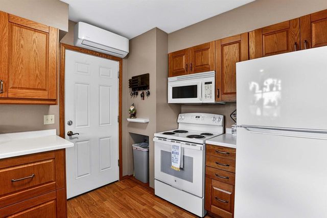 713 Park Avenue, Deforest, WI 53532