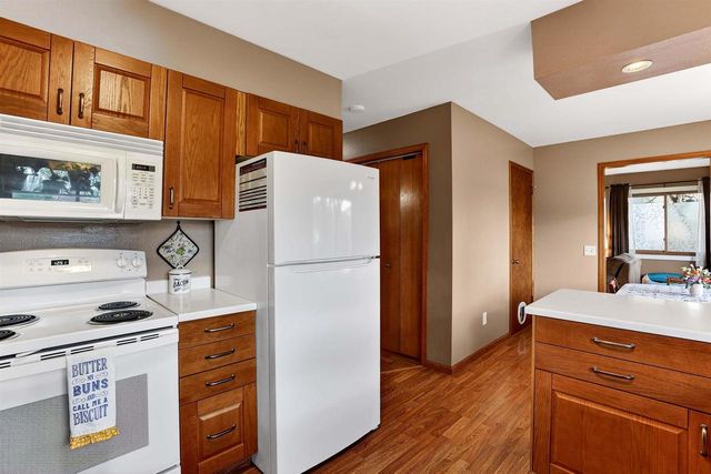 713 Park Avenue, Deforest, WI 53532