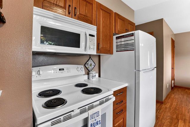 713 Park Avenue, Deforest, WI 53532