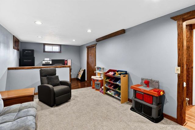 713 Park Avenue, Deforest, WI 53532
