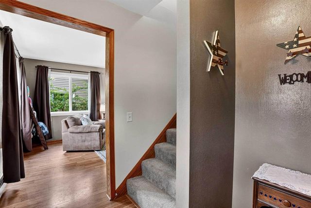713 Park Avenue, Deforest, WI 53532