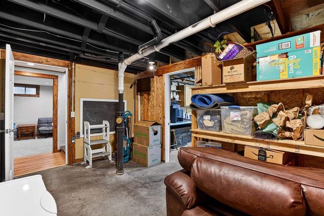 713 Park Avenue, Deforest, WI 53532