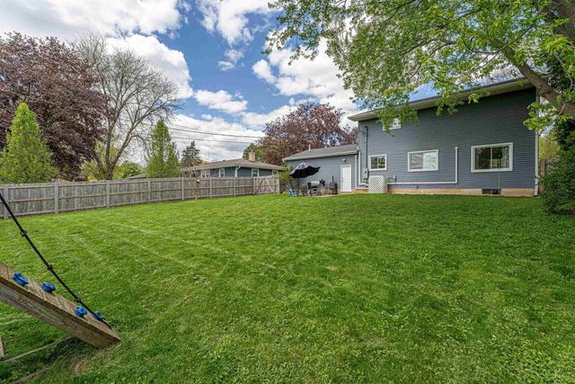 713 Park Avenue, Deforest, WI 53532