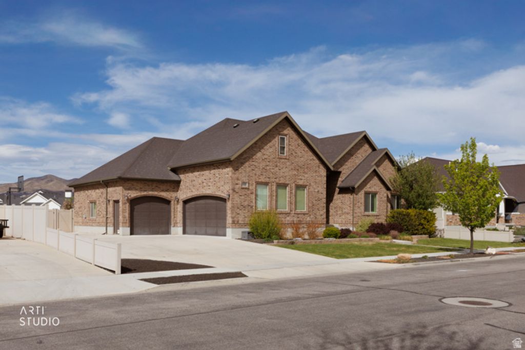 Image 2 of property listing at 2238 W 600 N, Lehi, UT 84043