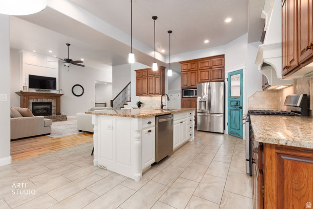 Image 14 of property listing at 2238 W 600 N, Lehi, UT 84043