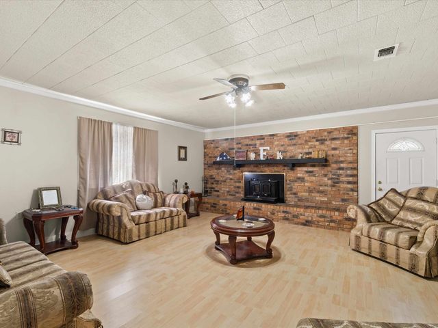 78 COUNTY ROAD 3314, Omaha, TX 75571