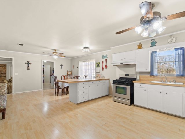 78 COUNTY ROAD 3314, Omaha, TX 75571