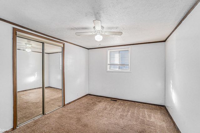 470 Michelson Rd, Houghton Lake, MI 48629