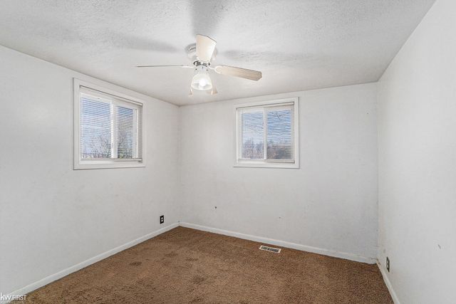 470 Michelson Rd, Houghton Lake, MI 48629