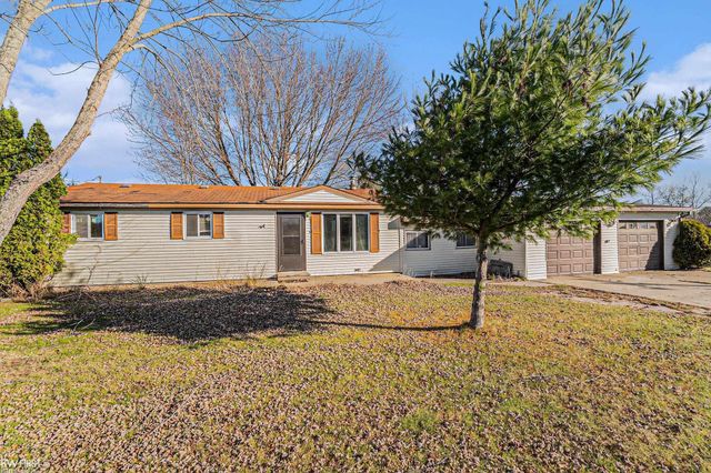 470 Michelson Rd, Houghton Lake, MI 48629