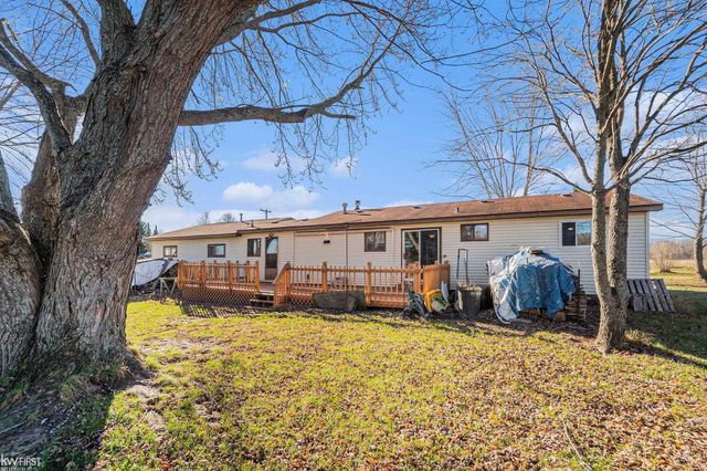 470 Michelson Rd, Houghton Lake, MI 48629
