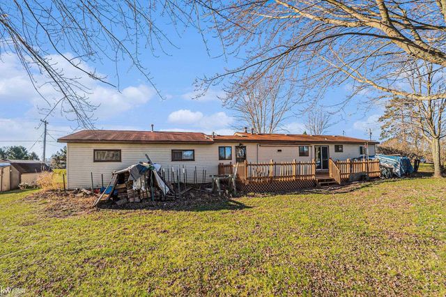 470 Michelson Rd, Houghton Lake, MI 48629