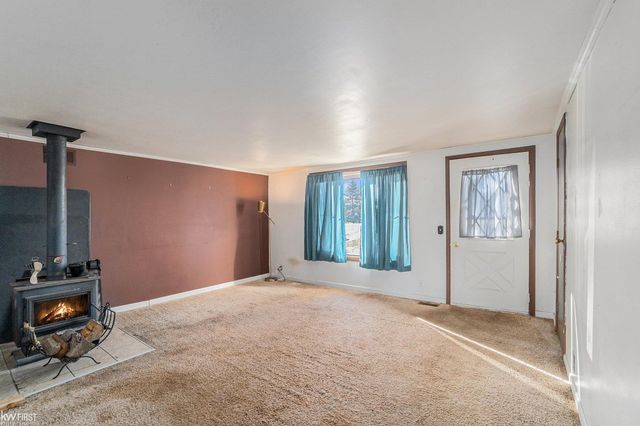 470 Michelson Rd, Houghton Lake, MI 48629